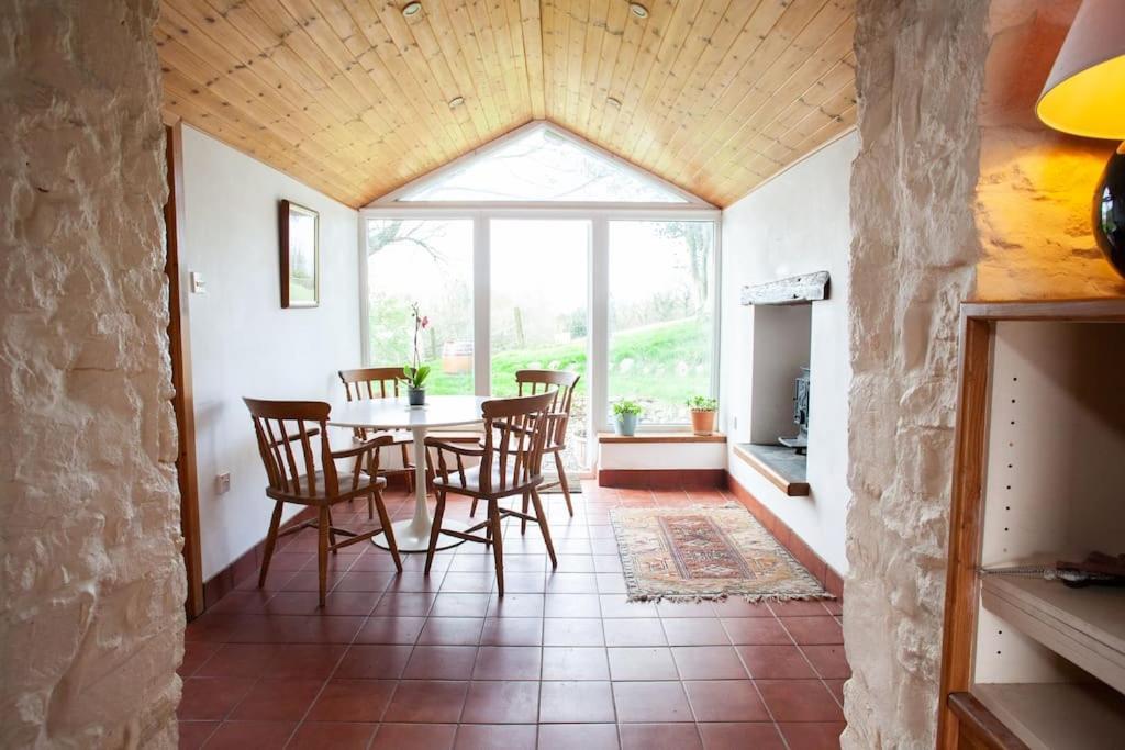 Stunning Barn Conversion On A Family Run Farm Llanfynydd Buitenkant foto
