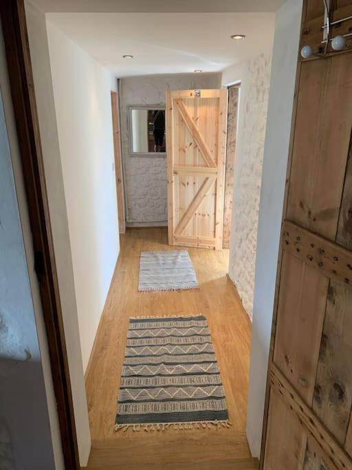 Stunning Barn Conversion On A Family Run Farm Llanfynydd Buitenkant foto